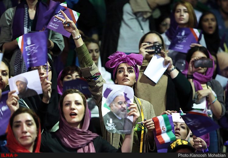 دختران طرفدار حسن روحانی دختران طرفدار حسن روحانی