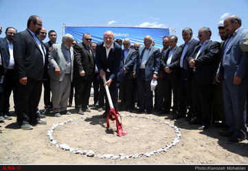 مراسم کلنگ زنی بزرگترین نیروگاه خورشیدی خاورمیانه