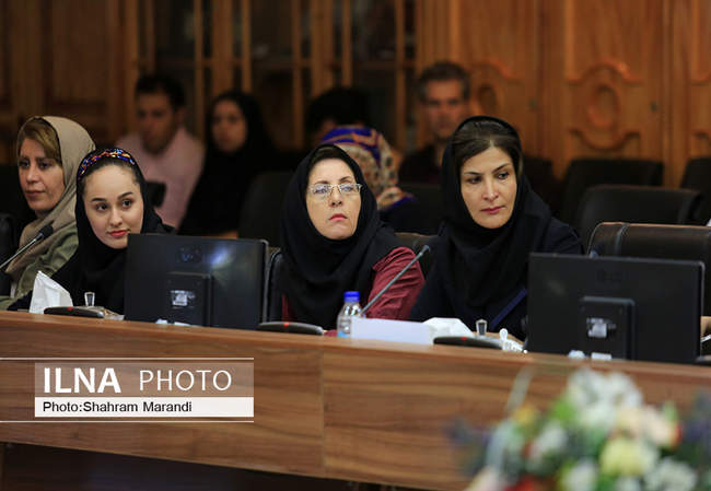 نشست صمیمانه دکتر رضایی استاندار اصفهان با اصحاب رسانه به مناسبت روز