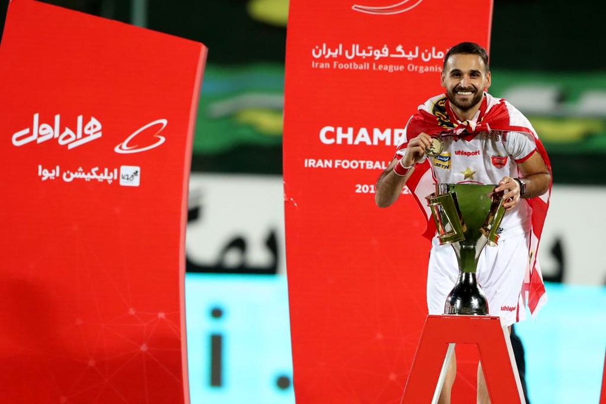 تحقق یک رویا؛ هواداری که با پرسپولیس قهرمان لیگ برتر شد (عکس)