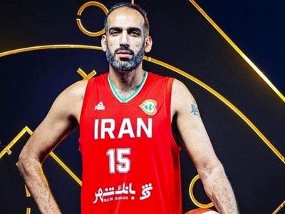 پیراهن شماره ۱۵ حامد حدادی بایگانی می‌شود