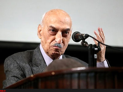 برخی نهادها که نام قدسی دارند از مالیات معافند/ امروز همه شهروندان باید در برابر قانون یکسان باشند
