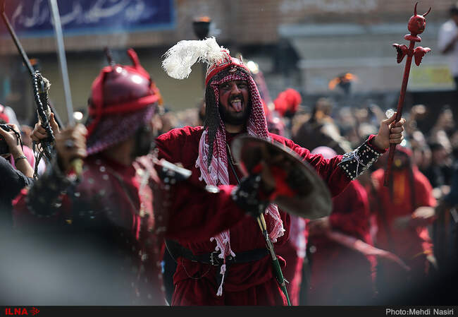 مراسم خیمه سوزان روز عاشورا در بازار تهران