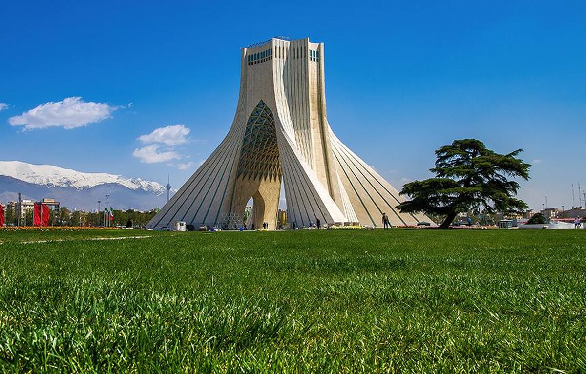 تصویری متفاوت از برج آزادی تهران + عکس