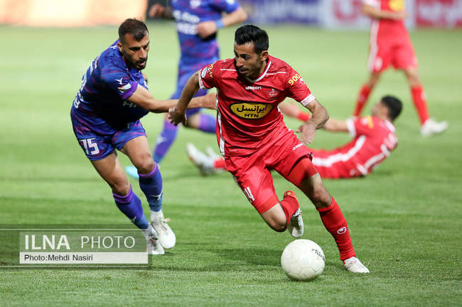 دیدار تیمهای فوتبال پرسپولیس تهران و هوادار