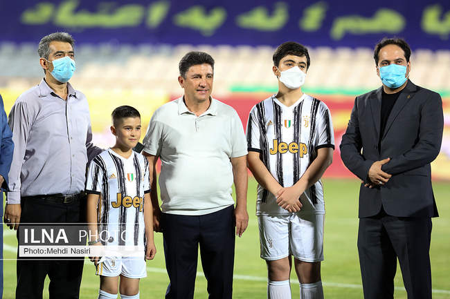 دیدار تیمهای استقلال تهران و گل گهر سیرجان