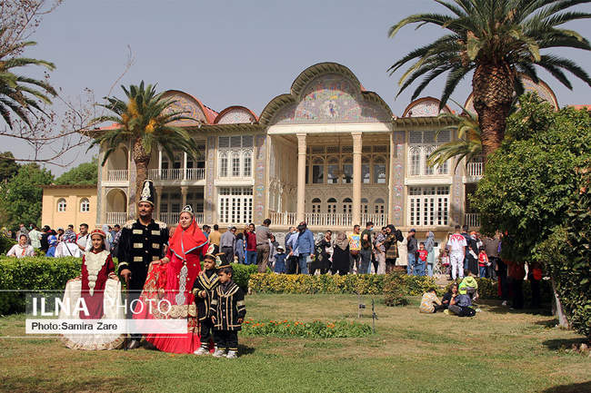 بازدیدمسافران نوروزی ازباغ ارم شیراز