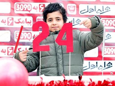 حضور هانی نوروزی در ورزشگاه آزادی؛ امیدوارم پرسپولیس برنده دربی شود (ویدئو)