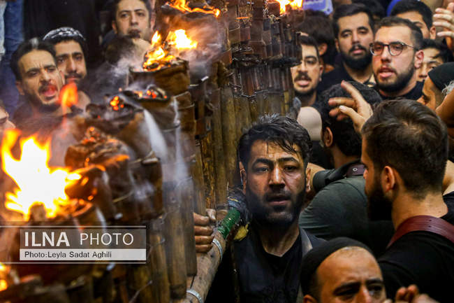 آیین مشعل گردانی نجفی های مقیم تهران در شب تاسوعا