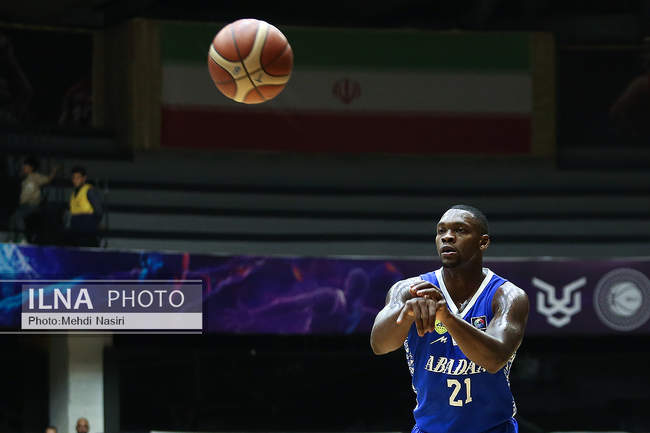 دیدار تیم های بسکتبال طبیعت اسلامشهر و پالایش نفت آبادان