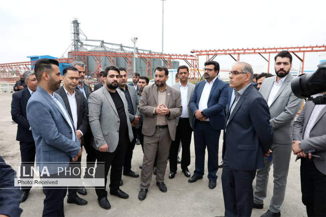 بازدیدمدیران روابط عمومی مناطق آزادو ویژه اقتصادی کشورازمجتمع بندر