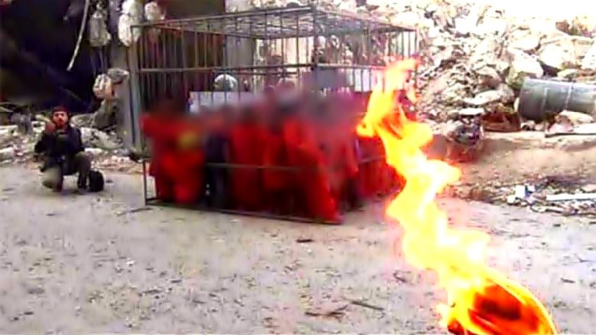 داعش ۱۲ شهروند عراقی را زنده در آتش سوزاند