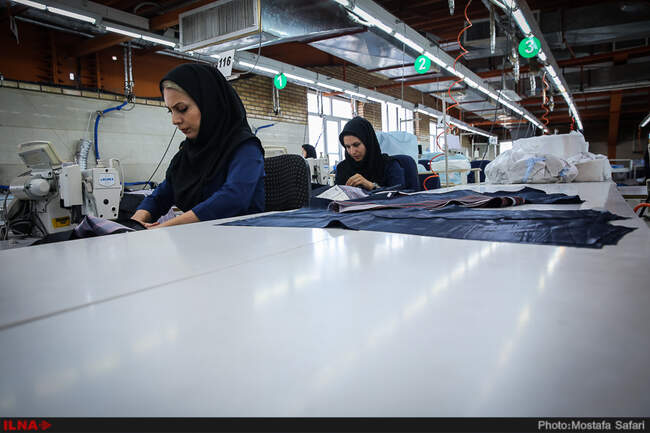 بازدید معاون توسعه اشتغال وزیر تعاون، کار و رفاه اجتماعی از کارخانه روناک جین