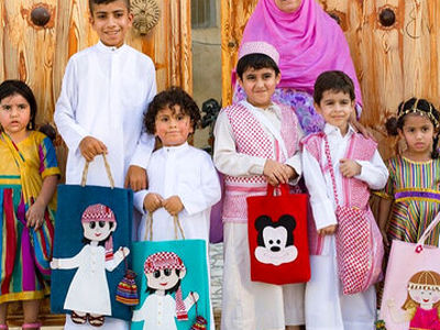 فلسفه عمیق گرگیعان : کودکان در پی شکستن طلسم شهر با فانوس امید