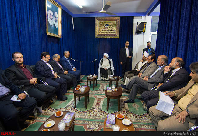 دیدار وزیر تعاون کار و رفاه اجتماعی با مراجع وعلماء شهر قم