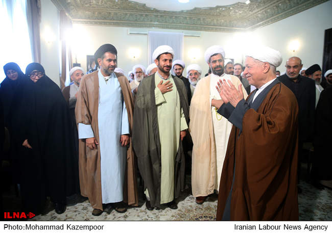 دیدار وزیر، معاونین و روحانیون وزارت‌خانه صنعت، معدن و تجارت با آیت 