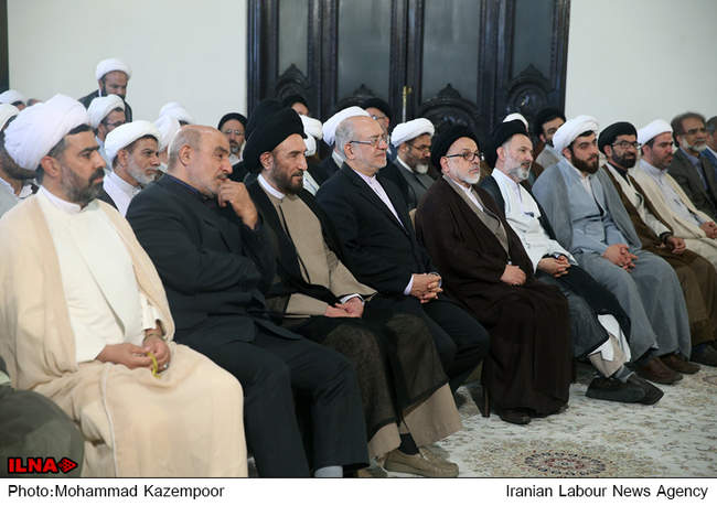 دیدار وزیر، معاونین و روحانیون وزارت‌خانه صنعت، معدن و تجارت با آیت 