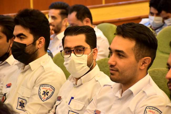 همایش تجلیل از مدافعان سلامت در اردبیل+عکس