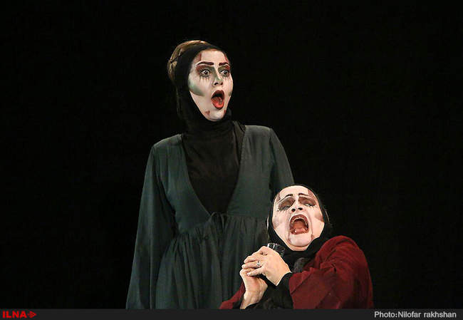 نمایش بیوه های غمگین سالار جنگ در شهر کرد