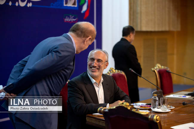 نشست صمیمی رئیس جمهور با جمعی از فرهیختگان علمی و اقتصادی