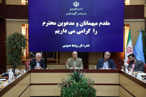 گفت‌وگوی وزرای بهداشت و علوم برای جلوگیری از خروج نخبگان