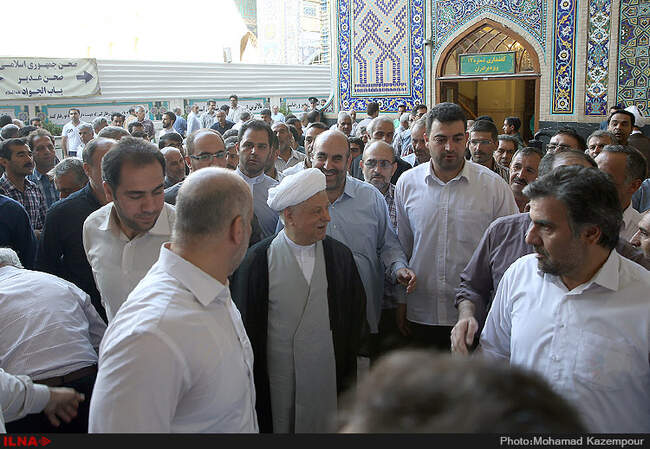 حضور آیت الله هاشمی رفسنجانی در حرم حضرت علی بن موسی الرضا (ع)