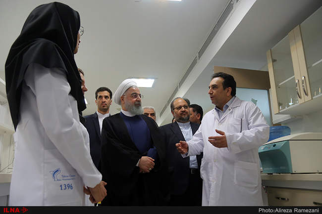گزارش تصویری بازدید رئیس‌جمهور از شرکت داروسازی تهران شیمی
