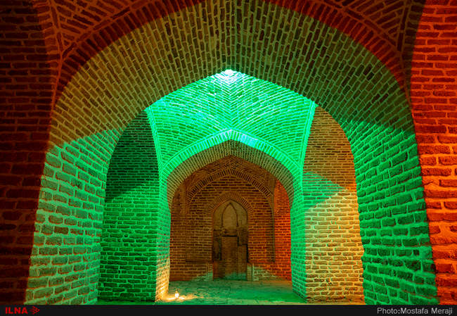 نماهای شبانه کاروانسرای ساسانی دیرگچین