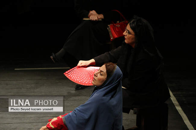 اجرای نمایش «خانیملار آیدین‌خاناسی» در تبریز