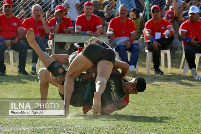 مسابقات کشتی با چوخه در رهورد قوچان