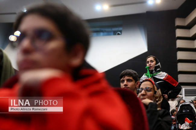 تماشای دومین بازی ایران در جام جهانی قطر در فرهنگسرای اشراق