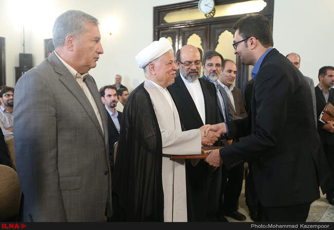 دیدار استادان و دانشجویان نخبه علم رباتیک دانشگاه آزاد اسلامی با آیت‌الله هاشمی رفسنجانی