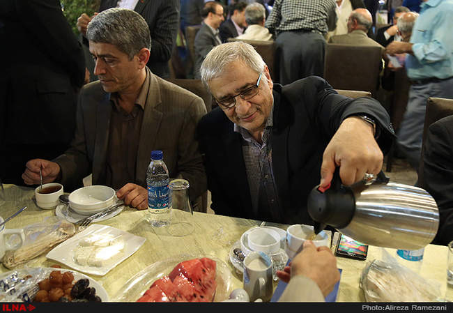 مراسم ضیافت افطار محمدرضا عارف