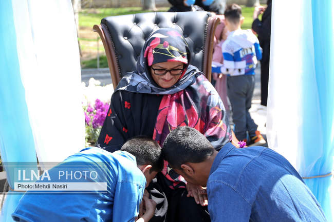  مادران عیدتان مبارک