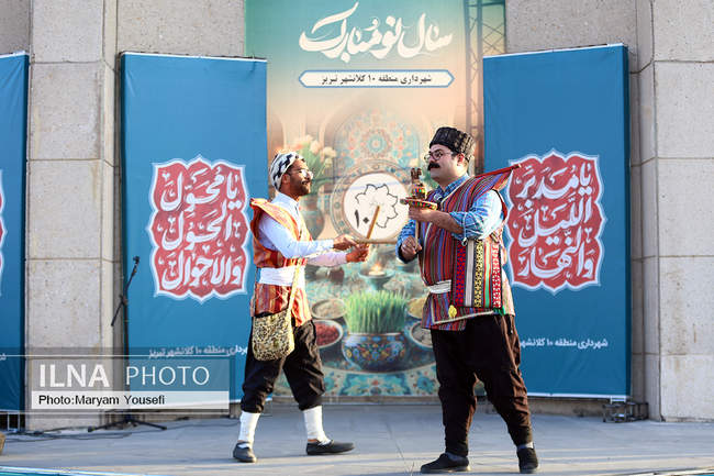 گردشگران نوروزی در مقبره الشعرا تبریز