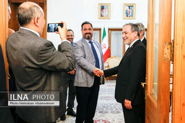 نشست وزیر امورخارجه با سفرا و روسای نمایندگی‌های خارجی و بین‌الملل�