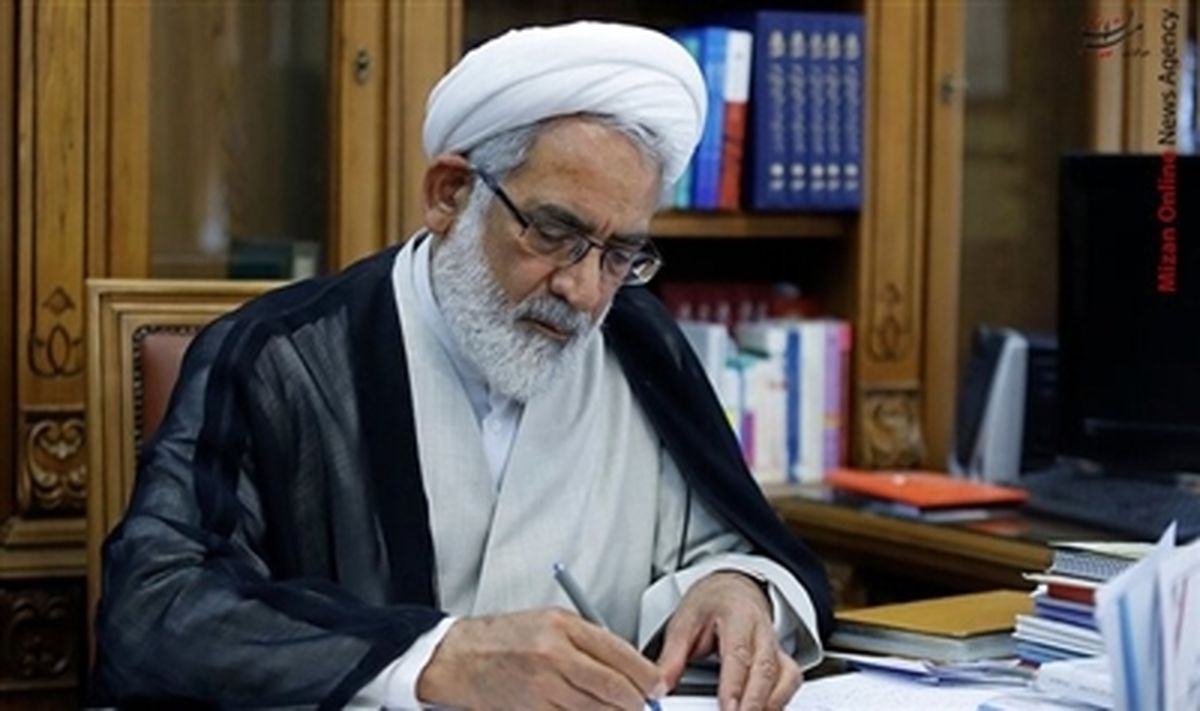 رئیس دیوان عالی کشور در استان همدان به درخواست مراجعان در ملاقات مردمی رسیدگی کرد