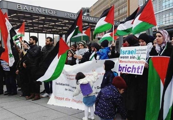 Palestinian Prisoners to Continue Hunger Strike
