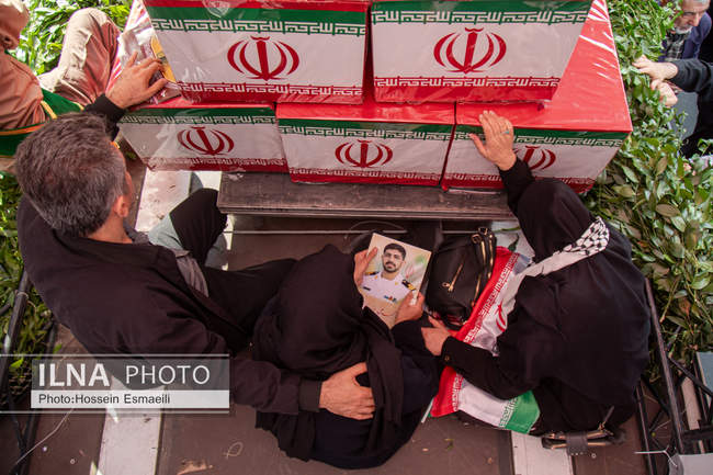 مراسم تشییع پیکر مطهر شهدای ناوشکن دنا / 2