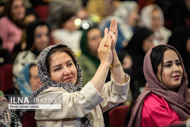 مراسم تجلیل از زنان کارگر نمونه
