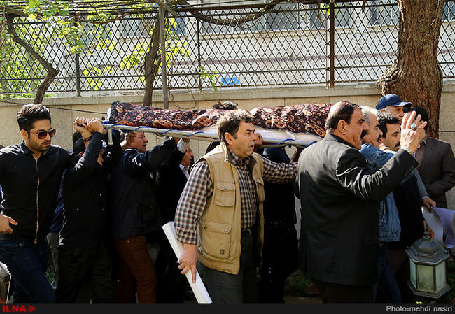 مراسم تشییع پیکر بانو ثریا حکمت در خانه سینما