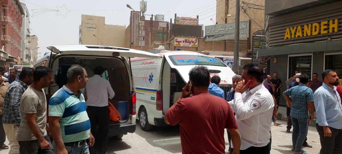 افزایش آمار مصدومان حادثه ریزش ساختمان در آبادان به ۲۱ نفر 