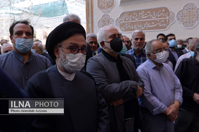 خاکسپاری پیکر حجت الاسلام سید محمود دعایی در حرم امام خمینی (ره) 