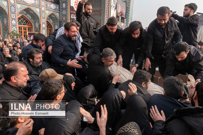 خاکسپاری پیکر شهید علی شمخانی در امامزاده صالح (ع)