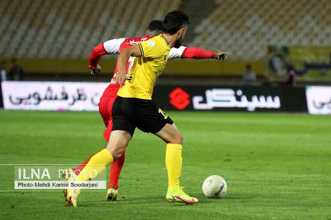 تساوی تیم فوتبال سپاهان اصفهان و پرسپولیس تهران 