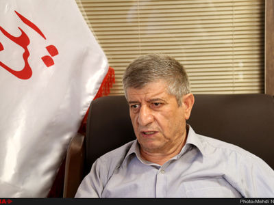 بوروکراسی و عدم حمایت دولت به صنایع آسیب می زند