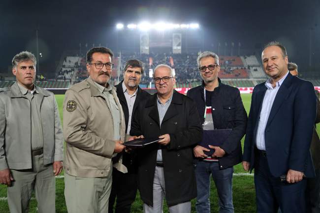 تجلیل استقلال از محیط‌بانان تالاب انزلی (عکس)