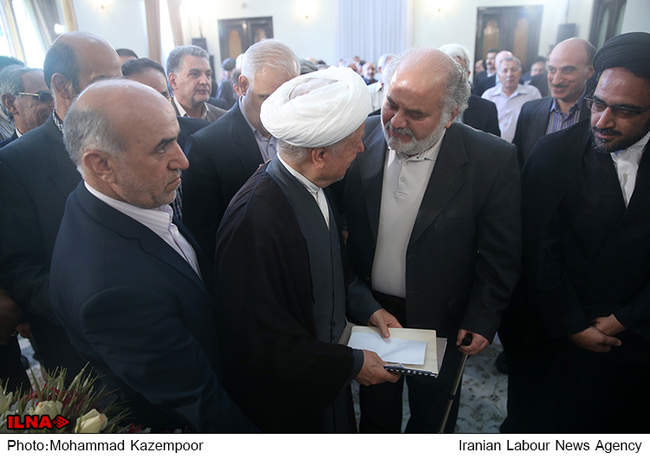 دیدار جمعی از اقشار مختلف مردم دزفول با آیت الله هاشمی رفسنجانی