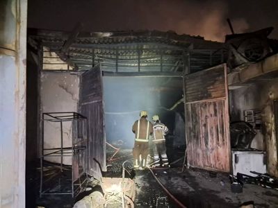 مصدومیت دو کارگر و یک آتش‌نشان بر اثر انفجار سیلندرهای گاز مایع