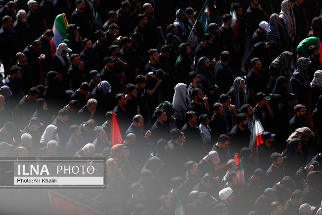 اقامه نماز بر پیکر رهبر شهید انقلاب در مصلای تهران / 7